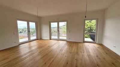 Exklusiver Wohntraum in Büdingen am "Wilden Stein" mit Panoramablick im 3. OG - 3 ZKBB, NB-Erstbezug