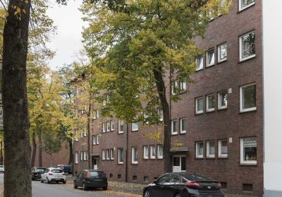 Großzügig geschnittene Dreizimmerwohnung mit Balkon und Badewanne in Duisburg-Friemersheim