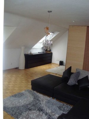 Über den Dächern von Rüttenscheid, helle DG Wohnung mit Flair.....