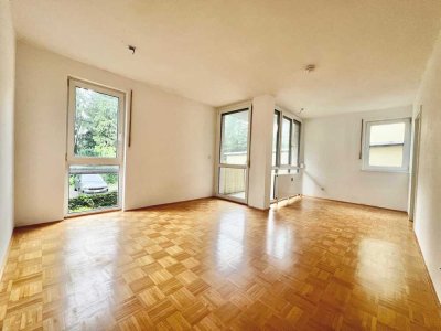 Bezugsfreie 2-Zimmer-Wohnung im EG mit Balkon und Stellplatz