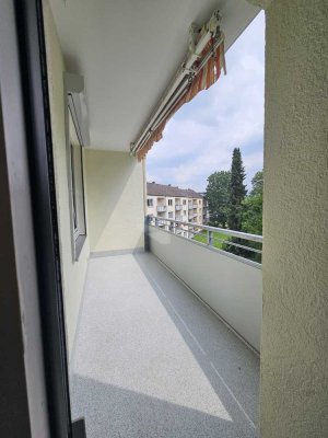 Helle 3,5-Zimmer-Wohnung auf Emst + Balkon