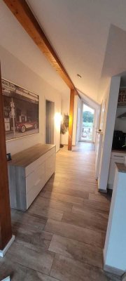 Moderne Dachgeschosswohnung mit 2 Zimmern