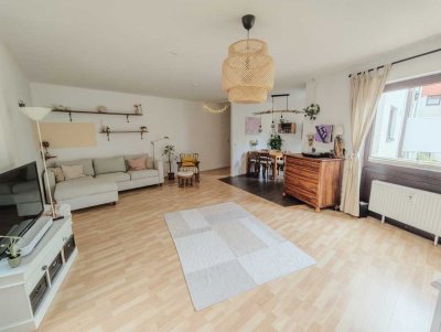 Ruhiges Hof-Idyll an der Schiersteiner Str.: 96m², renoviert, 2 Balkone, Aufzug, TG (Provisionsfrei)