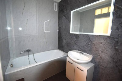 Modernisierte 3-Zimmer Wohnung mit Loggia, nahe dem Donauradweg!