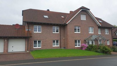 Helle geräumige 3 Zimmer Wohnung mit Balkon und Blick ins Grüne