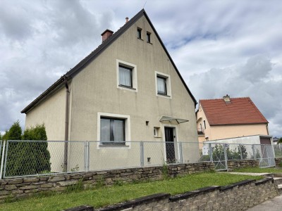 Gepflegtes Einfamilienhaus mit 591 m² Grundstück in Ravelsbach