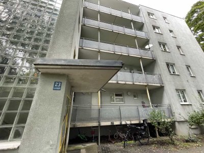 Sanierte 2-Zimmer-Wohnung mit Balkon und neuer Einbauküche