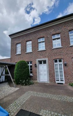 Hausgefühl im historischen Hof - Eigentumswohnung mit Garten mitten in Viersen!