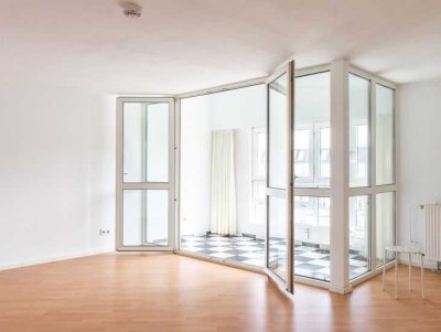 HOMESK - Sofort bezugsfreie 2-Zimmer-DG-Wohnung mit Süd-Wintergarten an der Kantstraße
