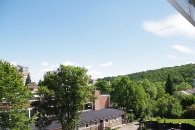 Traumhafte 4-Zi.-WHG mit Balkon und Garten in beliebter Wohnlage