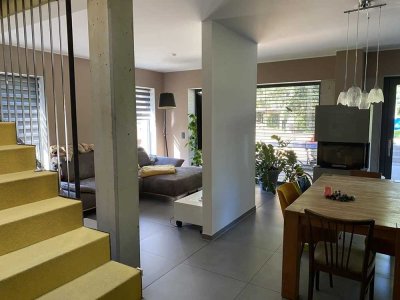 6-Zi. Neubau-EFH mit Terrasse, 2 Bädern, Nebengelass, Kamin und tollem Garten in Bestlage!