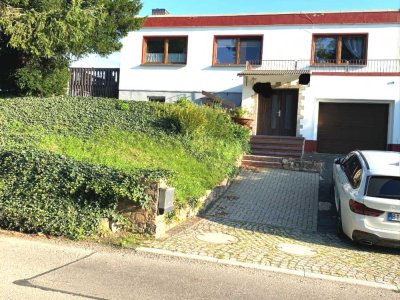 Flachdach-Bungalow teilsaniert, Keller, großes Grundstück, ev. für Neubau in Altenburg zu verkaufen