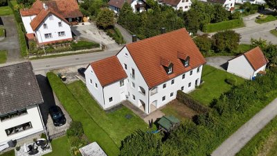 Charmante Hang-Doppelhaushälfte mit großem Garten bei Wolnzach
