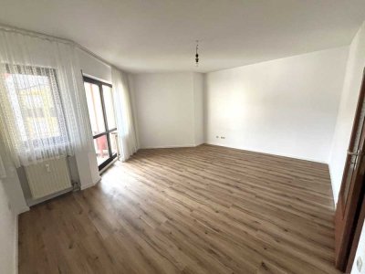 Renovierte 2-Zimmer-Wohnung mit Balkon & Aufzug
