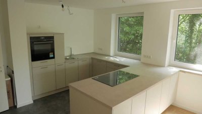 Grundsanierte Wohnung in der Nizzaallee mit Südbalkon und neuer Einbauküche