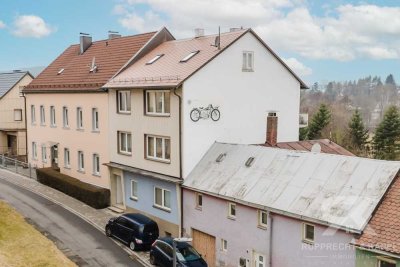 Renditestarkes solides Mehrfamilienhaus mit Garagen in Lorenzreuth bei Marktredwitz