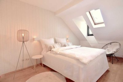 Gut geschnittene 2 -Zimmer-Maisonette-Altbau-Wohnung in Bilk