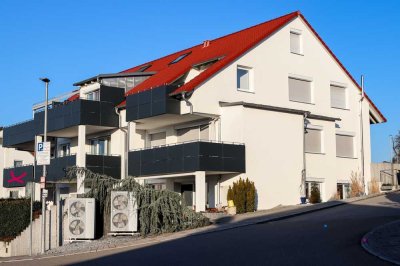 Privatverkauf: Wunderschöne, neuwertige 4-Zimmer-EG-Wohnung mit EBK in Kirchberg an der Murr