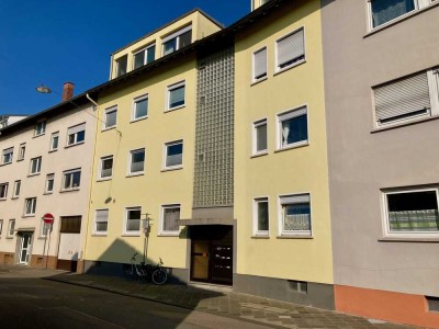 Charmante 3,5 Zimmerwohnung mit Dachterrasse in Mannheim-Feudenheim