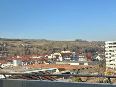 Mit dem Aufzug ins eigene "Penthouse" -mitten im Zentrum von Lörrach