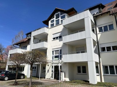 Geschmackvolle, vollst. renovierte 2-Zimmer-Dachgeschosswohnung mit Balkon und EBK in Ochsenhausen