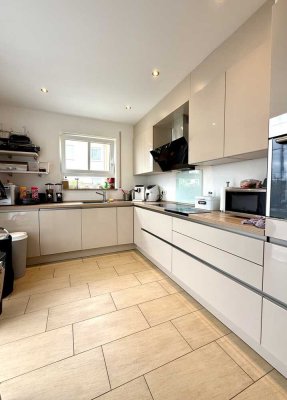 Moderne Erdgeschosswohnung mit Garten, Terrasse und Garage – 3-Zimmer-Wohlfühloase!