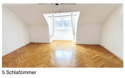 Total renovierte DG-Wohnung mit Einbauküche (klimatisiert)