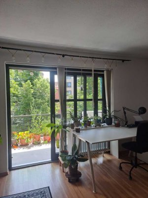 2 ZKB mit großem Balkon . Wohnen bei der Universität.