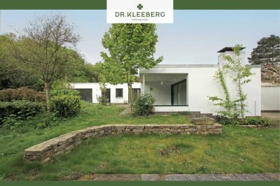 Architekten-Bungalow mit Traumgarten und Außenpool in bevorzugter Lage von Münster-Coerde