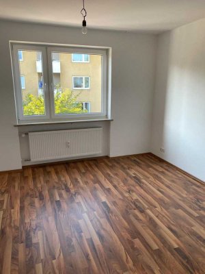 Stilvolle 3-Zimmer-Wohnung mit Einbauküche in München Milbertshofen