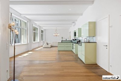 Exklusive Altbauwohnung mit Terrasse, Garagenstellplatz und Fitnessraum in ruhiger Innenhoflage mitten im 7. Bezirk - Raumhöhe 3,70m