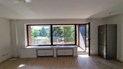 Freundliche und gepflegte 2-Zimmer-Wohnung mit Balkon und Einbauküche in Duisburg