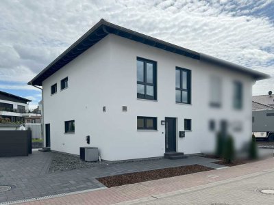Engel & Völkers:  Erstbezug - moderne Doppelhaushälfte in Eitorf