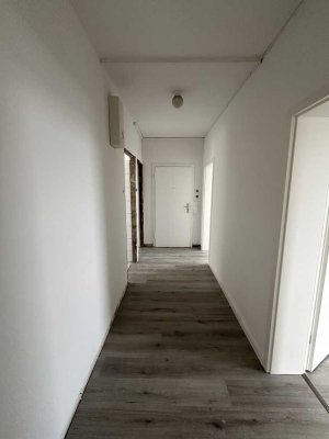 Großzügige 3-Zimmer Wohnung in zentraler Lage in Düsseldorf-Bilk - WG geeignet