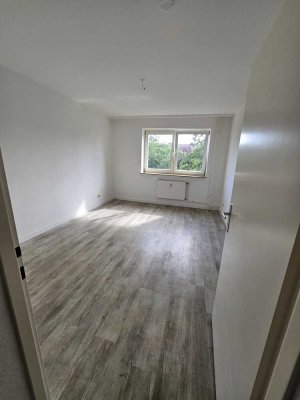 sehr helle, großzügig geschnittene Wohnung,