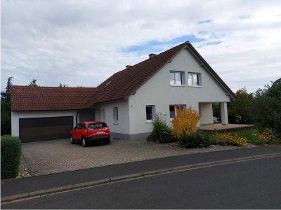 Geräumiges, energetisch saniertes 6,5-Zimmer-Einfamilienhaus