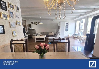 Geschichte zum Verlieben - 4 Zimmer Altbauwohnung mit 100 qm Terrasse