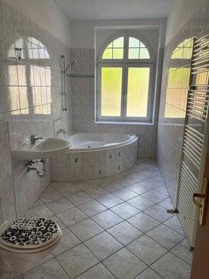 hübsche kleine 2 Raumwohnung im DG mit EBK und Balkon