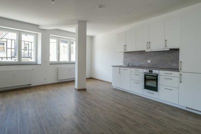 Erstbezug nach Sanierung mit EBK: Stilvolle 3-Zimmer-Wohnung mit geh. Innenausstattung