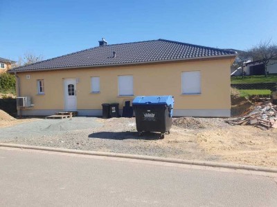 top gelegener und moderner Winkelbungalow in Gersheim/Saarland
