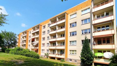 Frisch renovierte 3-Raum-Wohnung seniorengerecht im EG mit Balkon