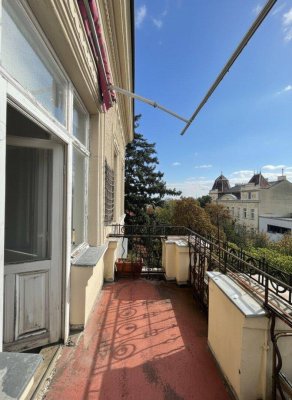 Exklusiver Altbaucharme in Gersthof - Sanierungsbedürftige 3,5-Zimmer-Wohnung mit West-Balkon in Zinsvilla