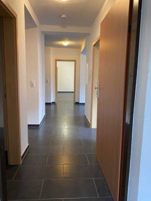 Renovierte 5-Zimmer-Wohnung im 2. OG in Idar-Oberstein