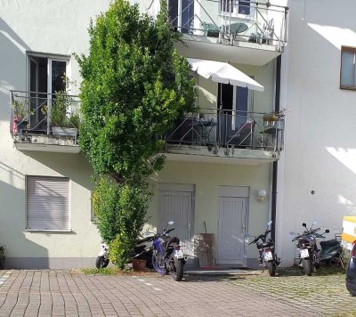 Stilvolle, gepflegte 3-Raum-Wohnung mit EBK in Neubiberg