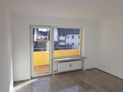 **Komplett renovierte 3 Zimmer Wohnung in guter Lage**