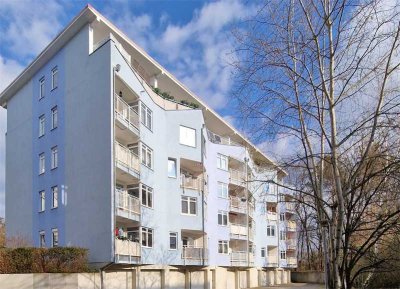 Gepflegte Erdgeschosswohnung mit Balkon, Aufzug, PKW-Stellplatz, vermietet