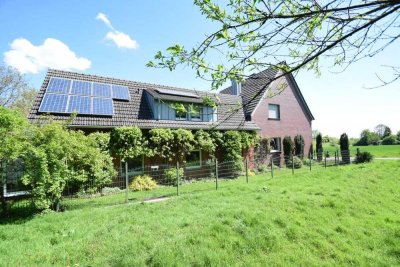 Werne ! Zwei Häuser im Grünen und doch stadtnah... ein Paradies für Natur- und Pferdeliebhaber !