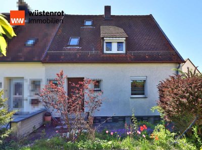 Doppelhaushälfte mit Grundstück und Doppelgarage in bester Lage im Stadtgebiet Weiden