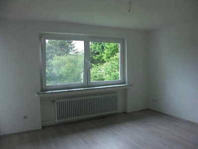 Attraktive 2-Zimmer Wohnung, frisch renoviert, in Meerbusch Büderich
