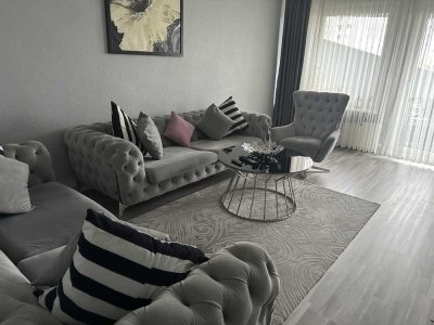Geschmackvolle 3-Zimmer-Wohnung mit gehobener Innenausstattung mit Einbauküche in Köln Chorweiler